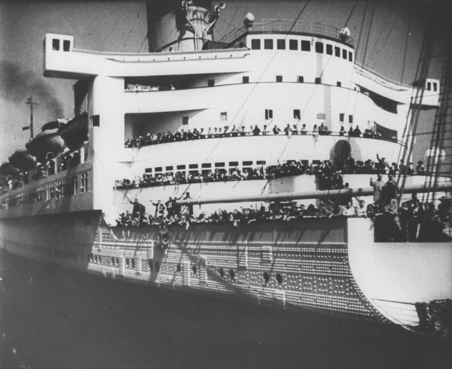 A partir de esa fecha el Queen Mary se posicionó como el transatlántico de mayor envergadura y el más veloz; un lugar que ocupó hasta 1948.