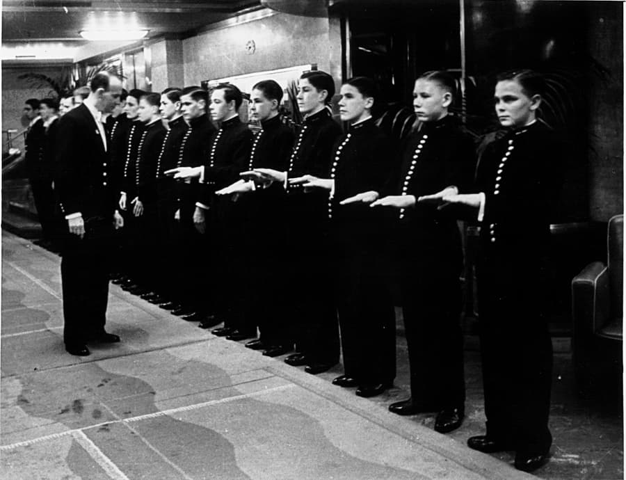 Los pasajeros disponían de tres clases de alojamiento—primera, turista y tercera.