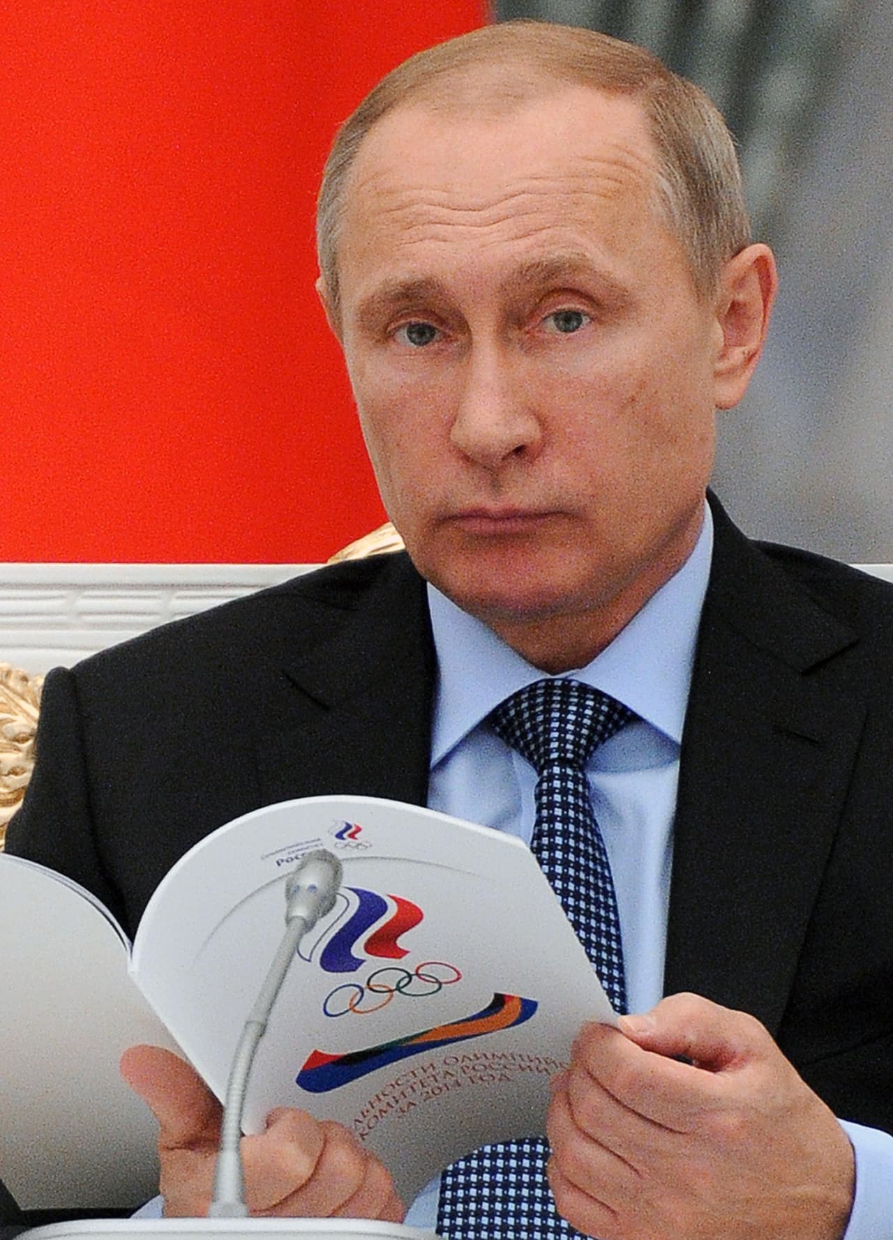 Vladimir Putin. Controversial pero muy poderoso es Putin quien es presidente de la Federación Rusa, el cual lleva ya dos mandatos consecutivos, lo que lo convierte en el que más tiempo ha estado en ese cargo desde la caída de la URSS. Vladimir es papá de dos mujeres Mariya y Yekaterina.