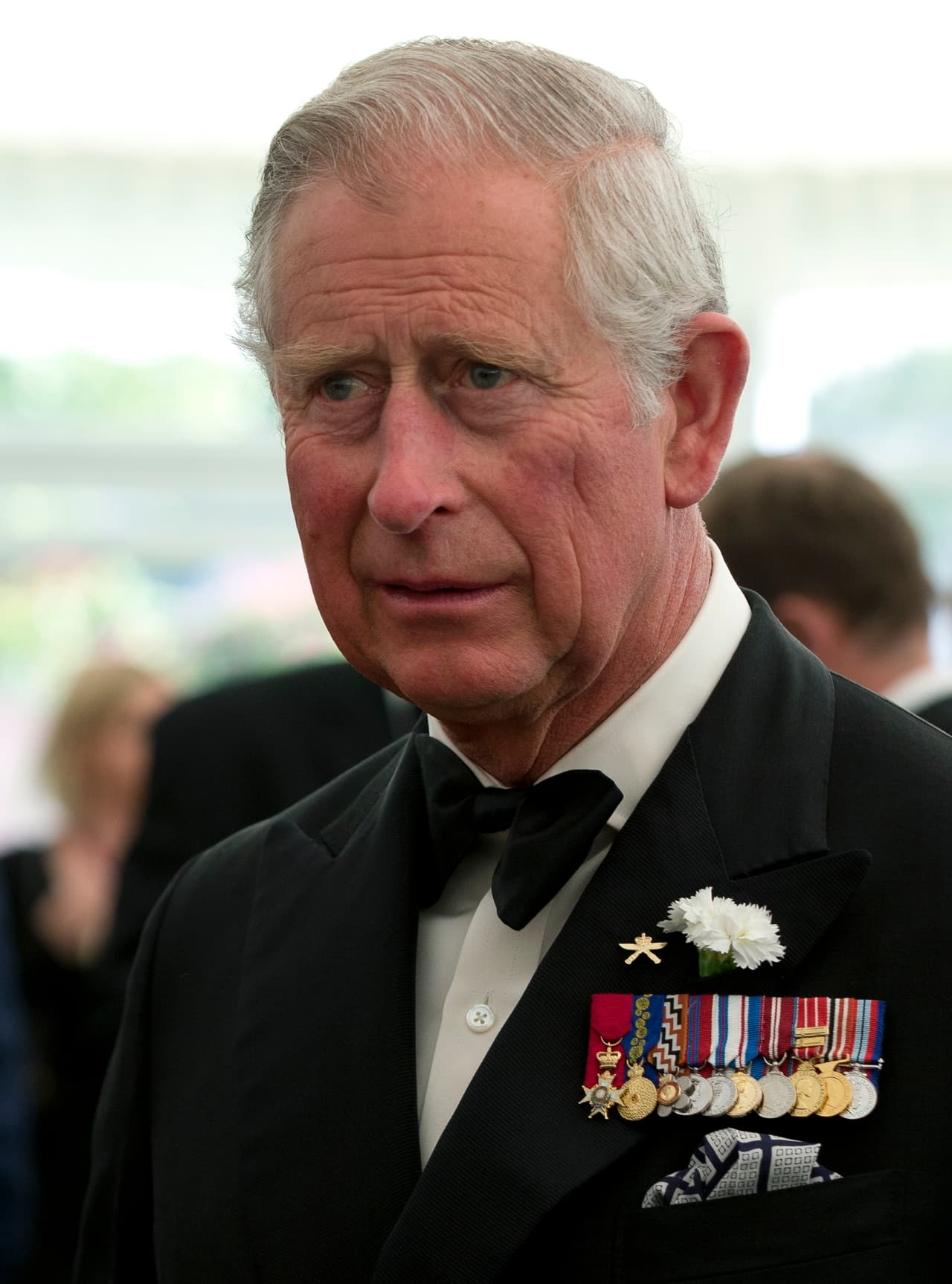 Carlos de Gales. Carlos, príncipe de Gales es el primogénito de Isabel II es el heredero de una monarquía parlamentaria más viejo del mundo y muchos lo han llamado el eterno heredero.