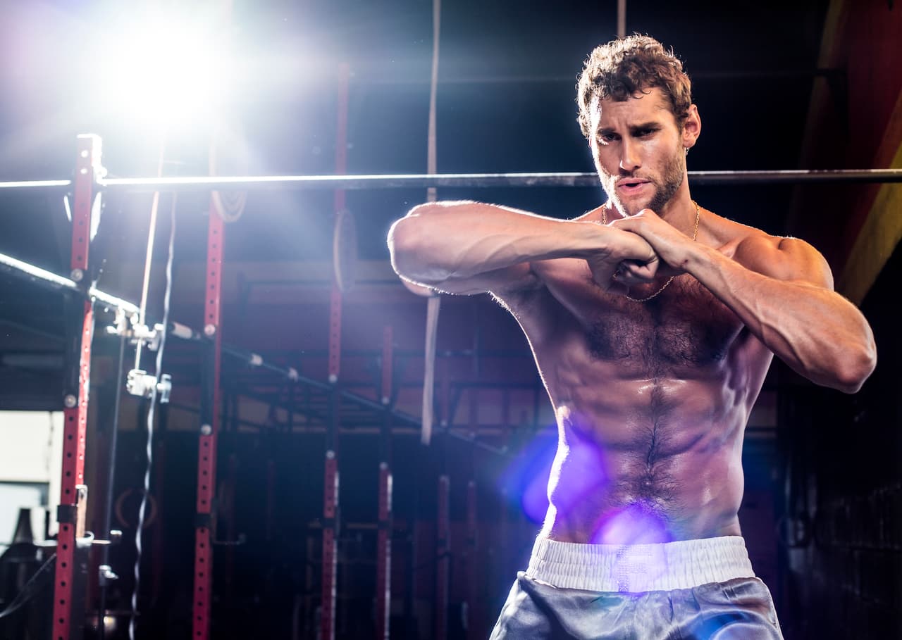 Franco Noriega en exclusiva para Mira Quién Baila. 
<br> Fotógrafo: 
<b>Felipe Cuevas / Univision</b> Locación: 
<b>CrossFit Doral – Miami, FL</b> Vestuario: 
<b>Blanca Elena Martínez</b> MakeUp: 
<b>Rocco Donna Hair & Beauty Art</b>