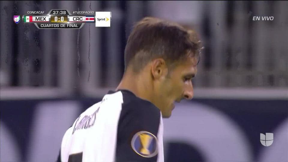 Tiro desviado de Mayron George