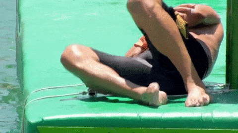 En ocasiones, los equipos de los 
<a href="https://www.univision.com/shows/reto-4-elementos/es-muy-hablador-los-modelos-gozaron-la-derrota-de-salvador-zerboni-y-asi-celebraron-video">Modelos</a> y 
<a href="https://www.univision.com/shows/reto-4-elementos/jessica-coch-defendio-a-ferny-de-la-dureza-de-karenka-video">Actores</a> se han burlado de su infantil actitud.