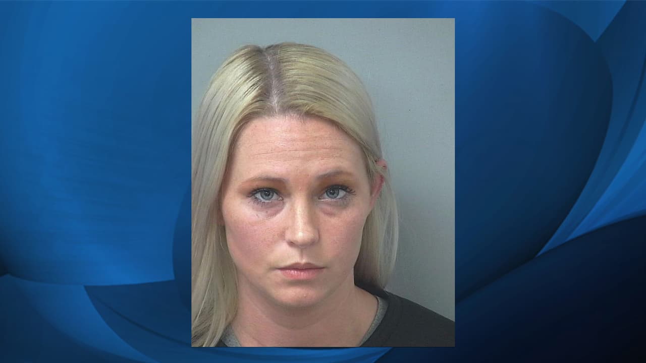 Presentan cargos contra maestra de Gwinnett que habría tenido relación impropia con estudiante