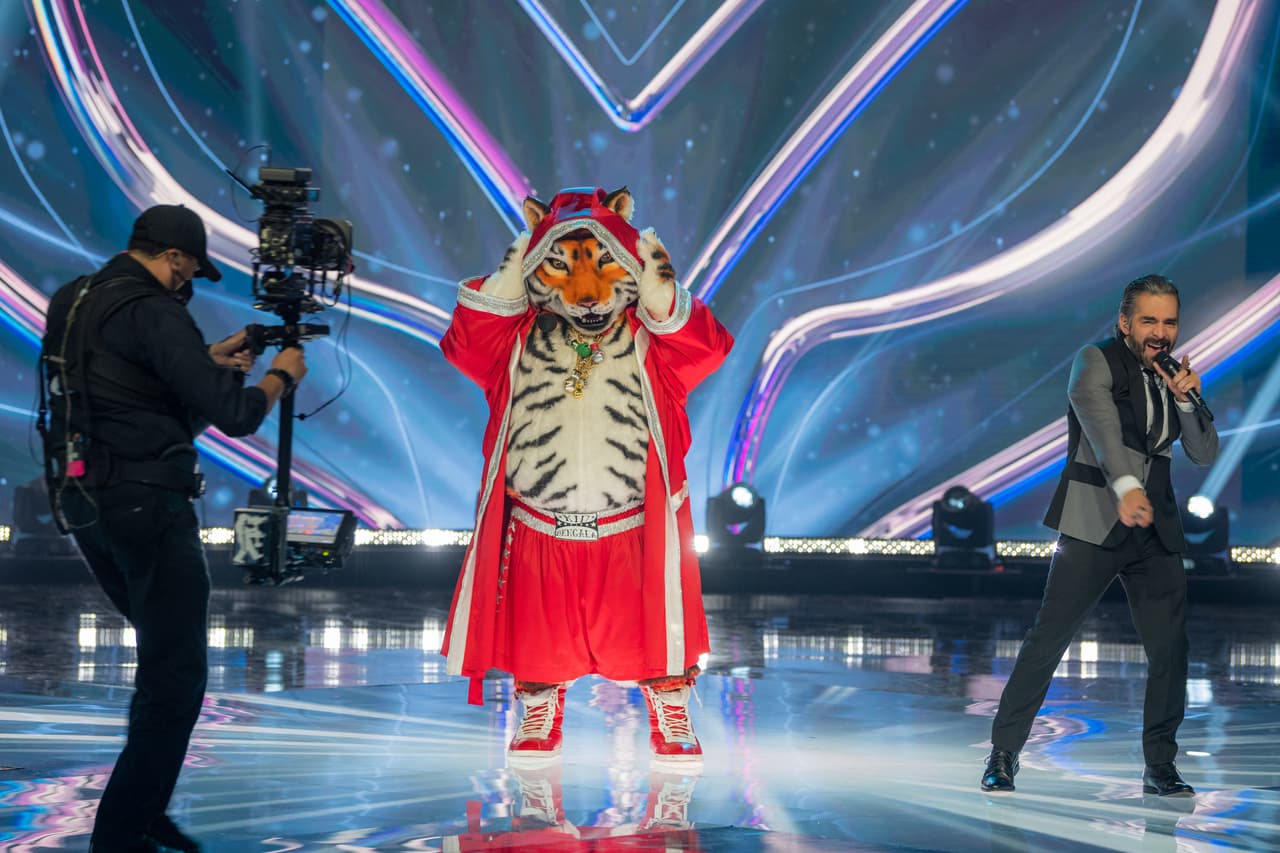 Antes de finalizar la noche, el público decidió quién continuaría en la competencia entre Koaláctico y Kid Bengala, y fue el felino quien se tuvo que quitar la máscara.