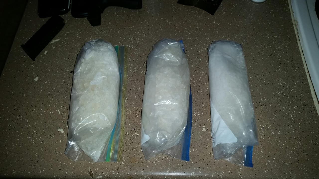 Desmantelan red de tráfico de metanfetamina