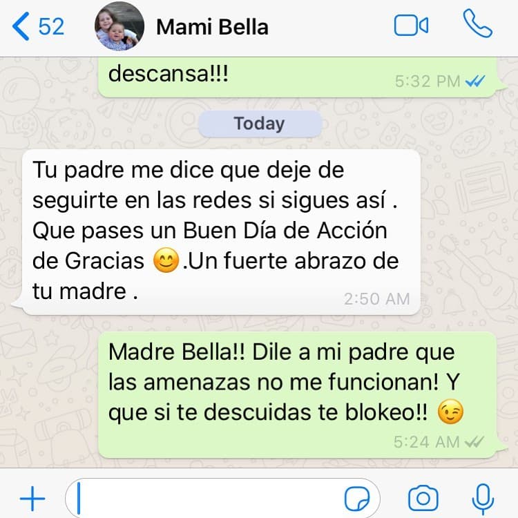 En otro mensaje de su madre, que compartió Jomari el 27 de noviembre, le dijo: “Tu padre me dice que deje de seguirte si sigues así”. Y fue cuando él le respondió que las amenazas a él no le funcionan, “y si te descuidas, te bloqueo”, advirtió.