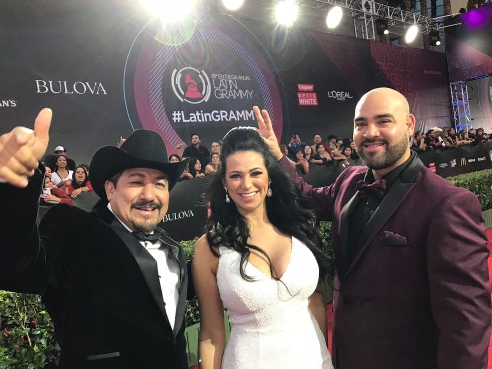 La Mala utilizó esos vestidos para asistir a eventos como Premio Lo Nuestro y Latin Grammy.
