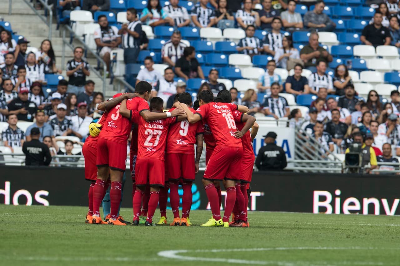 Las palabras de apoyo entre los jugadores no se hacían esperar, todos con el objetivo de sacar al menos un punto.