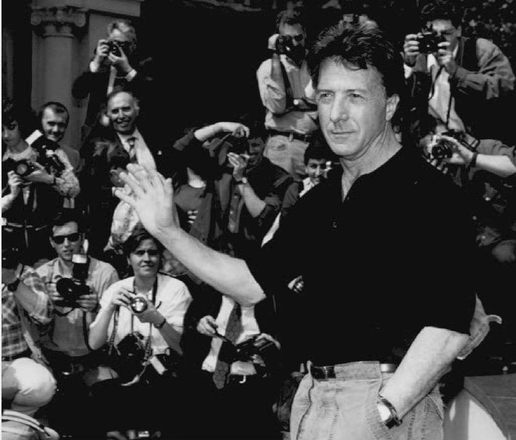 La película
<b>‘Rainman’ arrasó en la entrega 61 de los Premios Oscar</b> al ganar 4 estatuillas por ‘Mejor película’, ‘Director’ Barry Levinson, ‘Actor’ Dustin Huffman y ‘Guión original’ Barry Morrow.