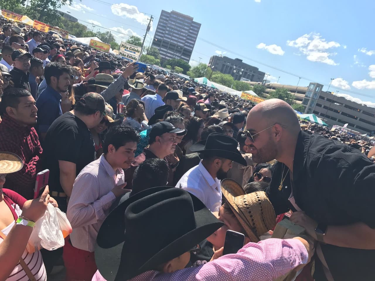 Para Raúl 'El Pelón', Carla Medrano y El Feo será muy difícil borrar de sus mentes lo vivido en la ciudad de los vientos después de este gran evento al lado de La Arrolladora Banda El Limón, Gerardo Ortiz, Calibre 50 y más.