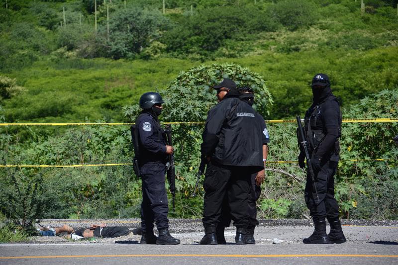 Los cuerpos de cinco jóvenes fueron abandonados en una carretera de Guerrero, al sur de México