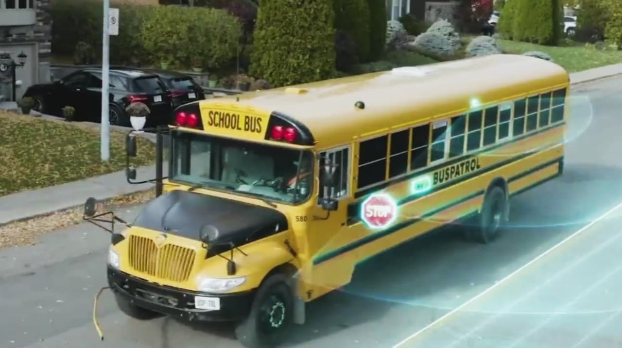 Reactivan multas por cámaras en buses escolares en Miami-Dade