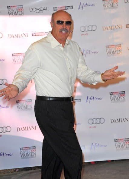La estrella televisiva tiene 64 años y actualmente es el anfitrión de su propio programa de televisión, 'El show del Dr. Phil', que comenzó en el año 2002. También es psicólogo.