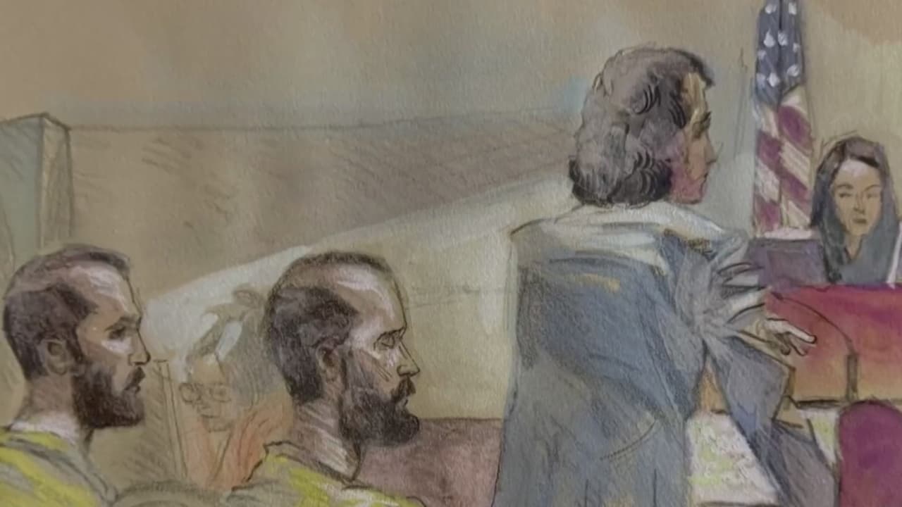 Hermanos Tate niegan acusaciones en su contra y piden ser liberados mientras definen su extradición