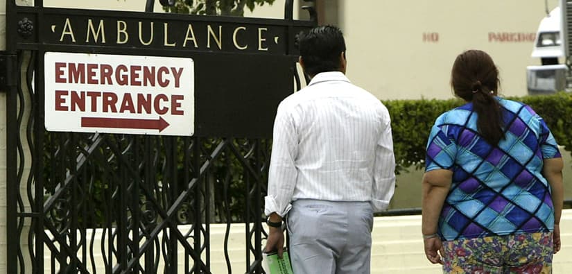 Por qué los indocumentados tropiezan cada vez con más obstáculos para acceder a la atención médica en EEUU