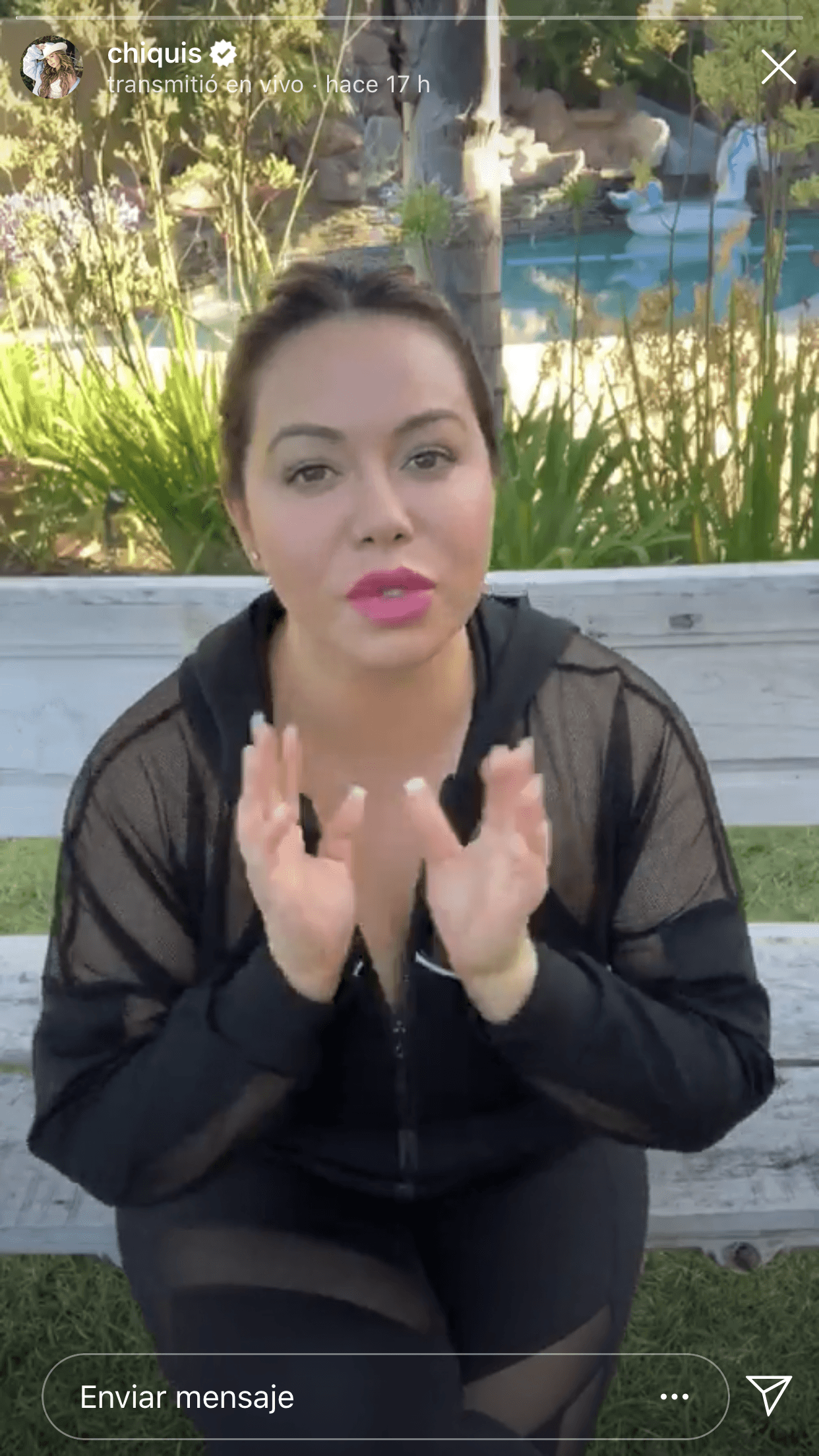 Chiquis Rivera, quien 
<b><a href="https://www.univision.com/famosos/a-casi-un-mes-de-su-boda-chiquis-rivera-denuncia-que-las-cosas-con-lorenzo-mendez-cambiaron-video">acostumbra a compartir casi todo su diario vivir</a></b> en las redes sociales, ha evitado hacer comentarios sobre la polémica. La esposa de Lorenzo Méndez parece concentrada en el estreno de 
<b>su sencillo 'Martes es muy lejos'</b>.