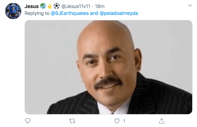 El DT del San José Earthquakes sorprendió al raparse a lo 'Perro' Bermúdez. ¿A quién se parece?