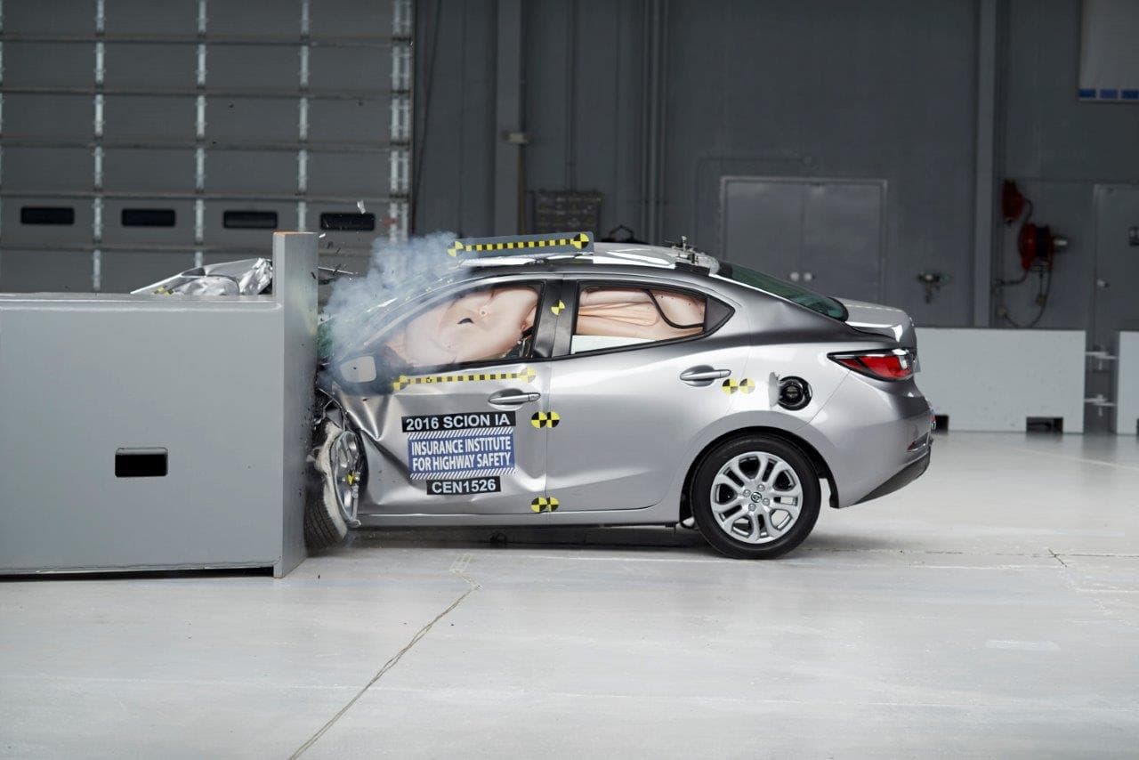 Toyota encabeza lista de galardones de seguridad para el 2016