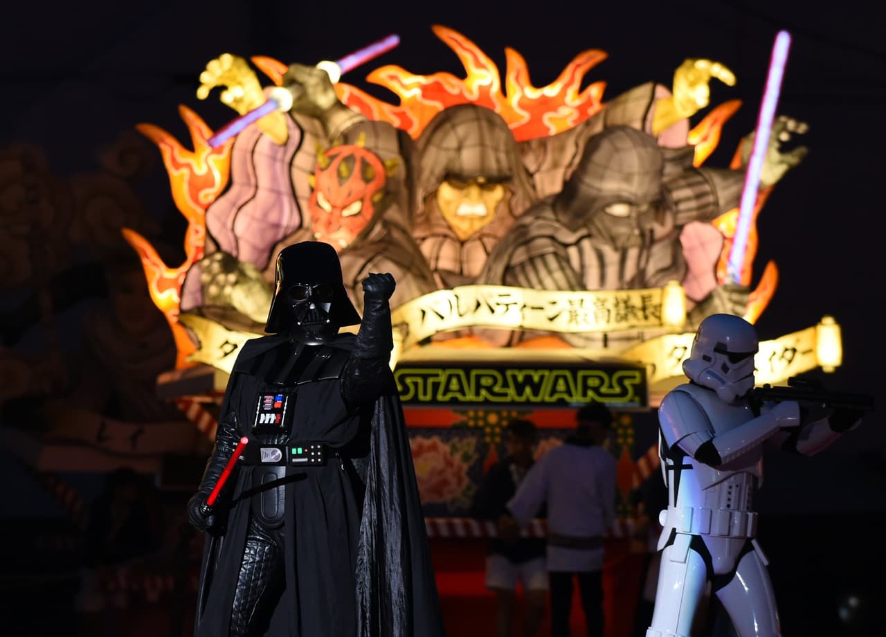 Y de esta manera, revivir con su taje la histórica frase: “La Fuerza Está Contigo.”