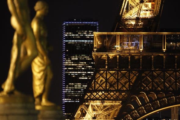 De pronto, la torre construida con siete mil 300 toneladas de acero tenía una utilidad.