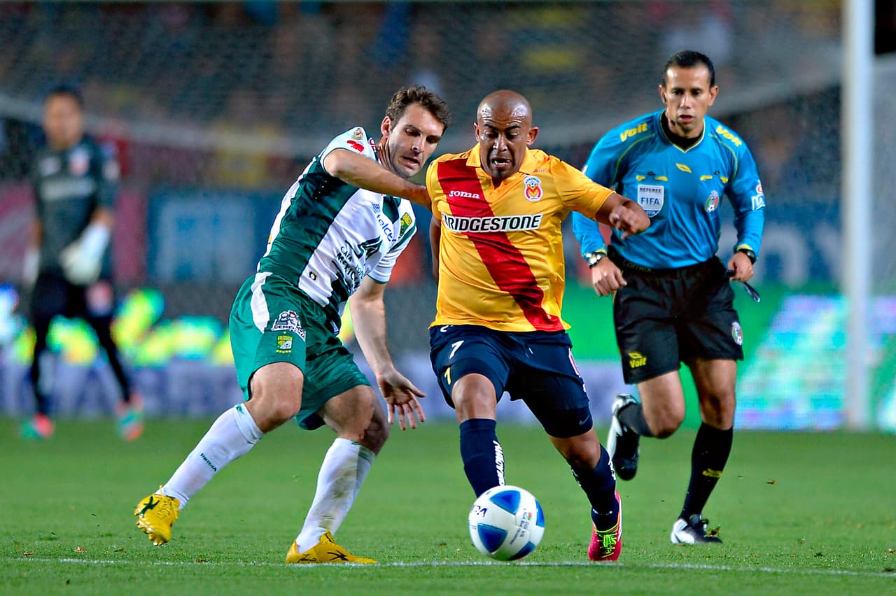 Pero como no había cabida para él aún con los felinos, acabó cedido un semestre en la Monarquía de Michoacán.