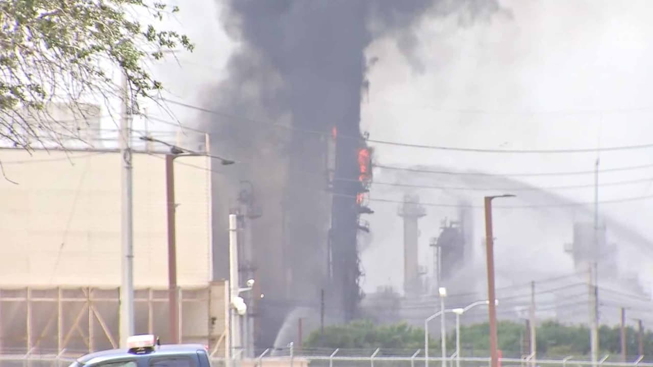 Exxon enfrenta demanda por violaciones durante incendio de planta en Baytown