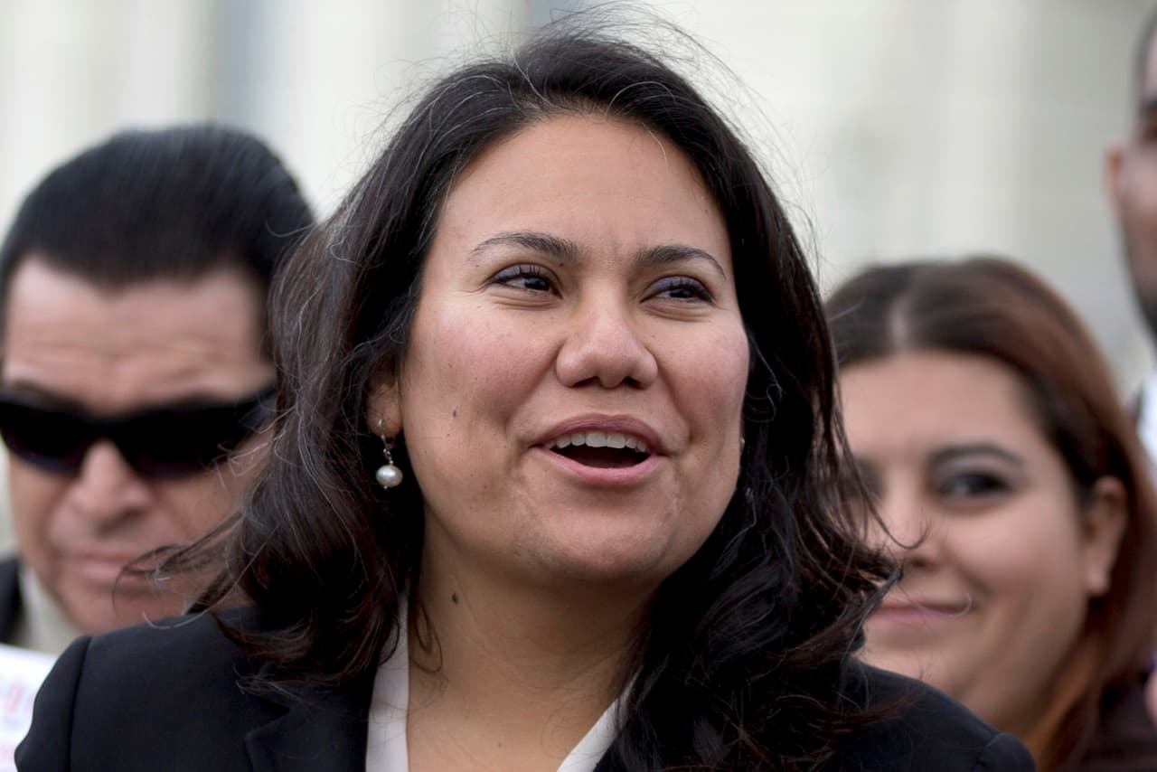 <b>Veronica Escobar</b>. Ganó un escaño en el distrito 16 de Texas para el Partido Demócrata. Junto a Sylvia García es una de las dos latinas que serán las primeras en representar a Texas en el Congreso.