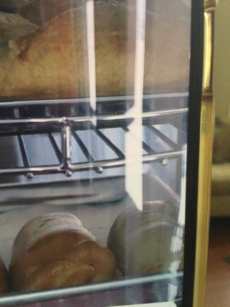 <b>CAIBO Z Venezuelan Bakery</b>
<br>Dirección: 6342 Roswell Rd Inside Los Pinos Carniceria y Taqueria Cornestone Square Atlanta, GA 30328
<br>
<a href="https://www.yelp.com/map/caibo-z-venezuelan-bakery-atlanta">Cómo llegar</a>
<br>
<br>Panadería que ofrece delicias venezolanas.