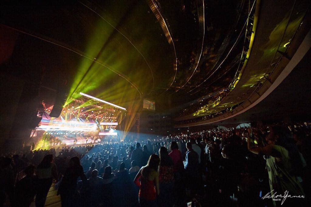 El segundo concierto de Julión Álvarez fue histórico pues coincidió con el décimo aniversario de este recinto de espectáculos en Guadalajara, Jalisco.