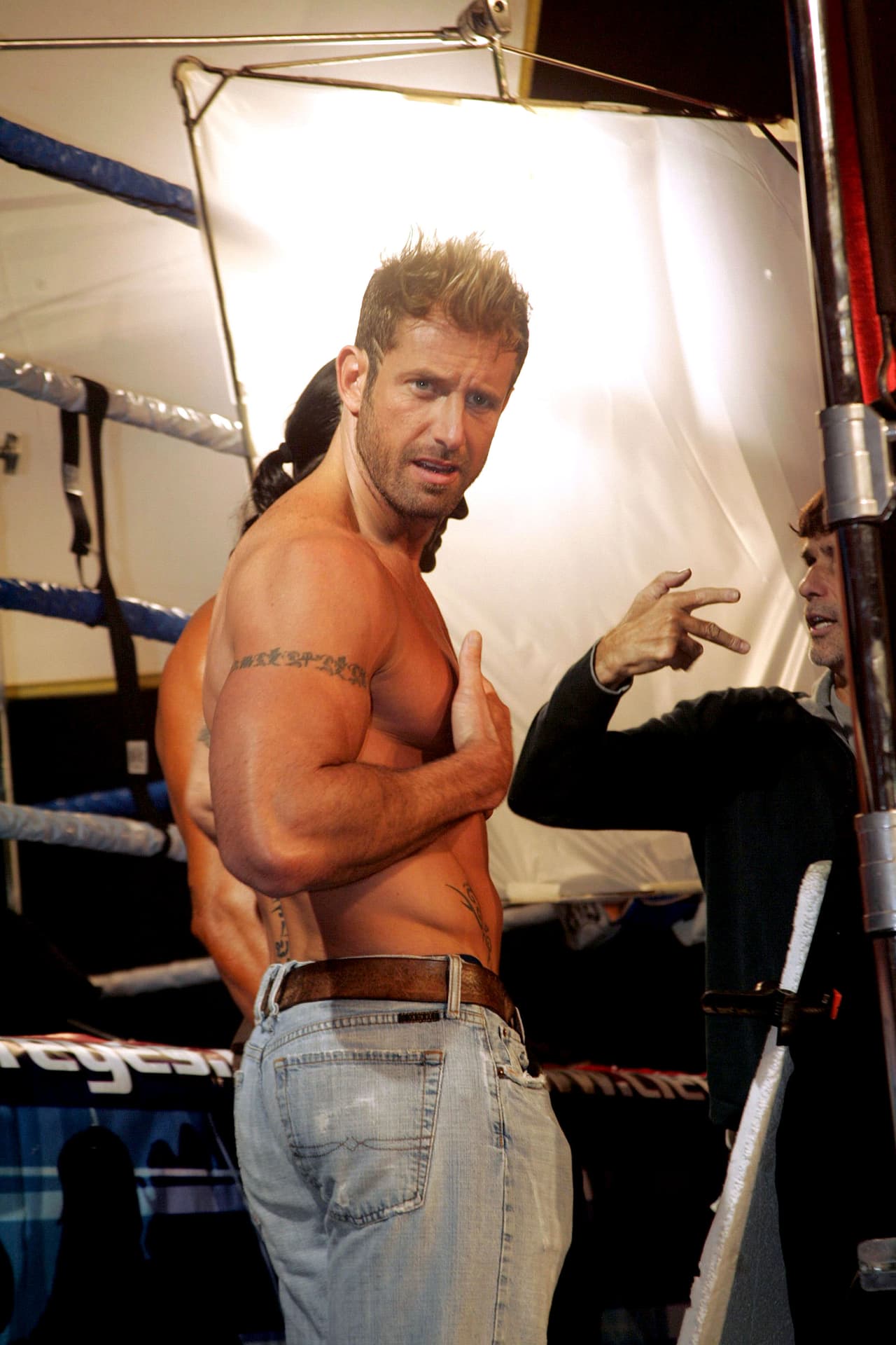 En la obra 'Alacranes' (2010), interpretó al boxeador 'Kid Peña', quien se mueve entre la dignidad y la corrupción del mundo del boxeo.