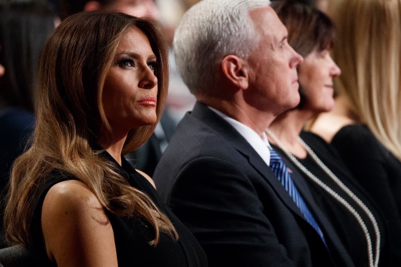 Melania Trump junto al candidato republicano a la vicepresiencia, Mike Pence.