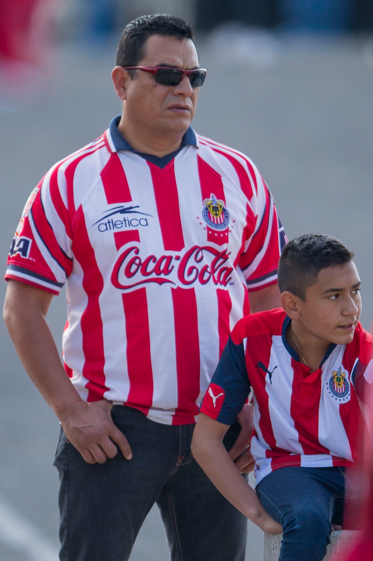 El Clásico Nacional entre las Chivas de Guadalajara y las Águilas del América en el Clausura 2018 de la Liga MX da muestras del colorido, respeto y buen ambiente entre dos rivales tradicionales en el fútbol mexicano.