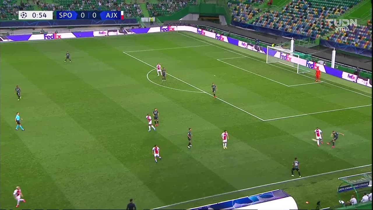 ¡Gol del Ajax! Haller aprovecha un 'regalo' del poste para el 1-0 sobre Sporting
