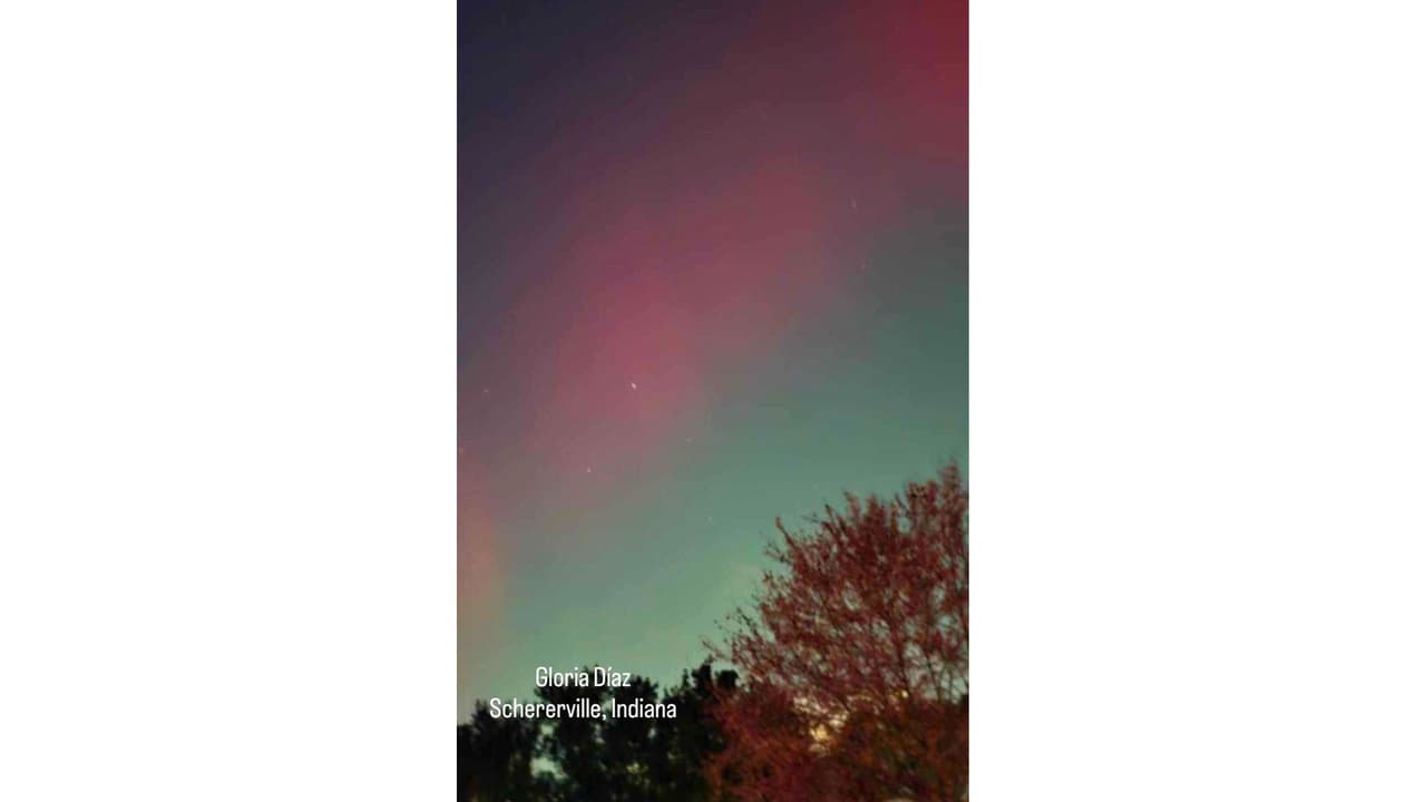 En la noche del 11 de noviembre de 2025, lugares de Indiana como Schereville (cerca de Chicago) estaban dentro de la “view‑line” oficial para observar el fenómeno auroral, gracias a 
<b>una tormenta geomagnética nivel G3 que permitió que la aurora se viera en latitudes más al sur de lo habitual.</b>