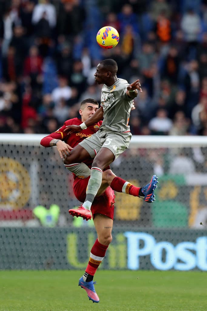 Con un explsado de cada lado, tanto como Roma como Genoa deciden parar la batalla y se conforman con el empate 0-0.