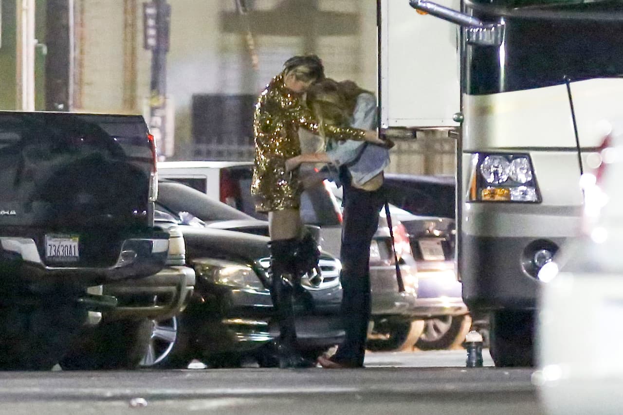 ¿Todo en orden Miley? Parece que a ambas se les pasó un poquito la mano.