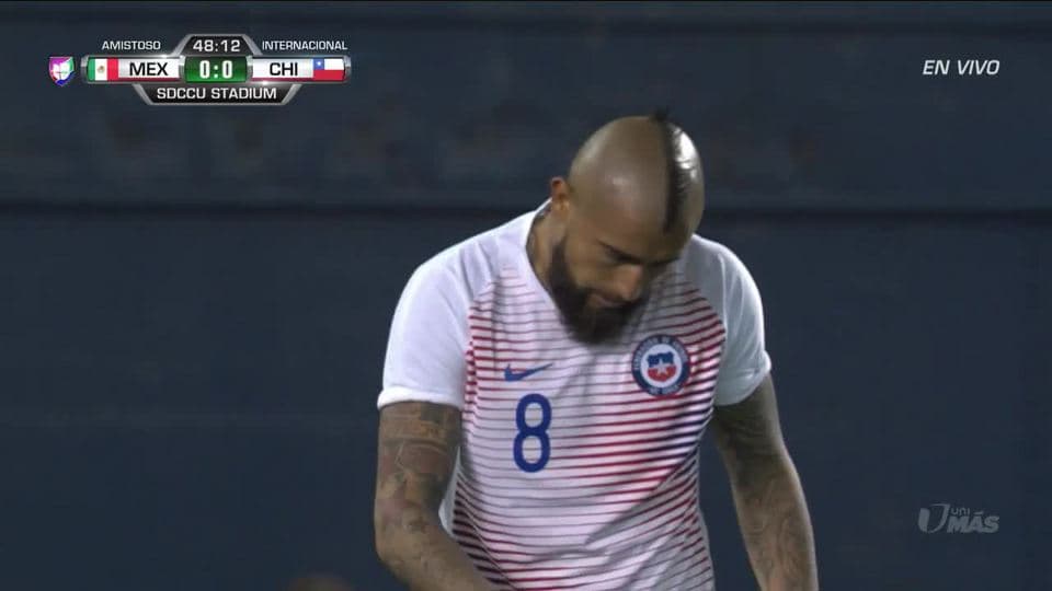 Tiro desviado de Arturo Vidal