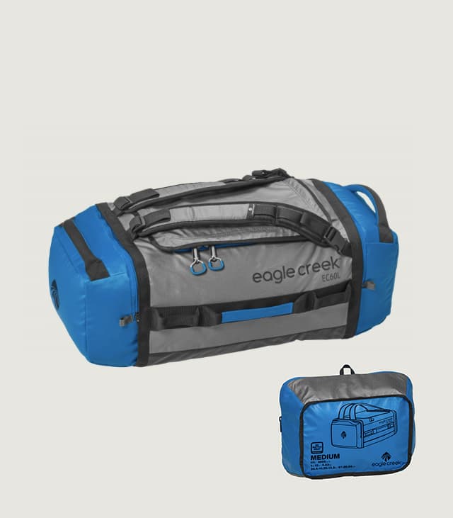 Esta bolsa multiusos de 
<b><a href="http://www.eaglecreek.com/">Eagle Creek</a></b> es perfecta para viajes en los que andar es parte de la aventura. La 'Cargo Hauler Duffel' se pliega hasta caber en una pequeña funda para llevarla en el bolso y utilizarla en cualquier momento. | 
<a href="http://shop.eaglecreek.com/cargo-hauler-duffel-45l-s/d/1526C1654?CategoryId=332">Cargo Hauler Duffel</a> $89.00 dólares