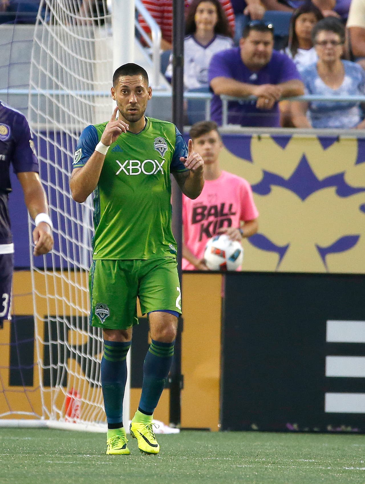 CLINT DEMPSEY (DEL) | Parecía que el hambre del delantero de Seattle Sounders había desaparecido, pero ante Orlando City SC, anotó su primer hat trick de la temporada para la victoria como visitantes por 3-1.
