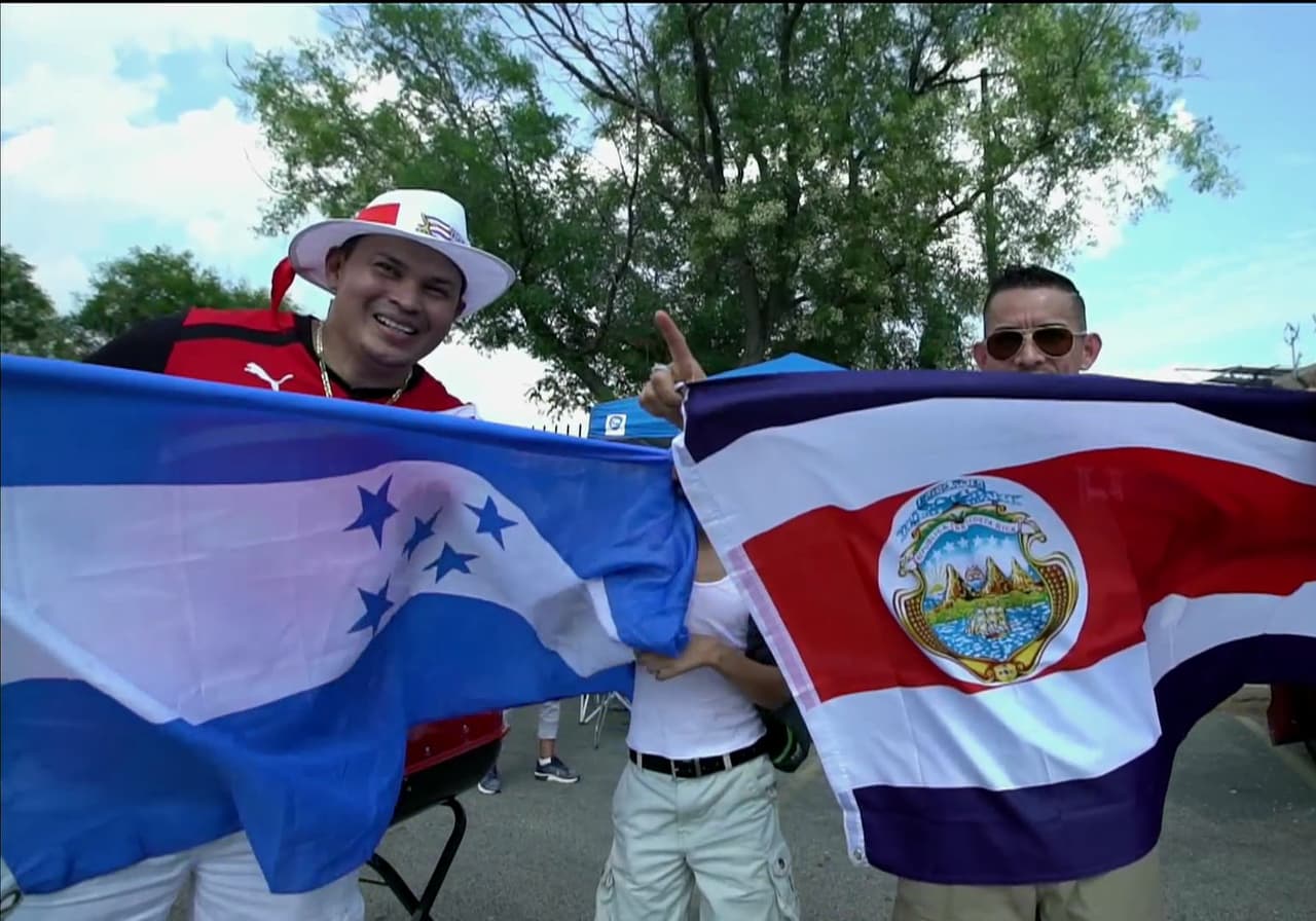 La temperatura en Philadelphia superó los 90F pero eso no detuvo la fiesta de la Copa Oro antes del Costa Rica-Panamá y EEUU-El Salvador.