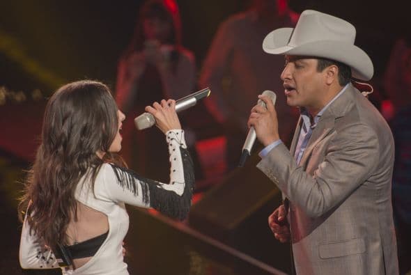 Miren nada más el detalle de la espalda. Si Paty sabía muy bien cómo llamar la atención.