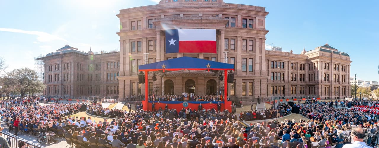 Múltiples de personas estuvieron presentes durante la ceremonia.