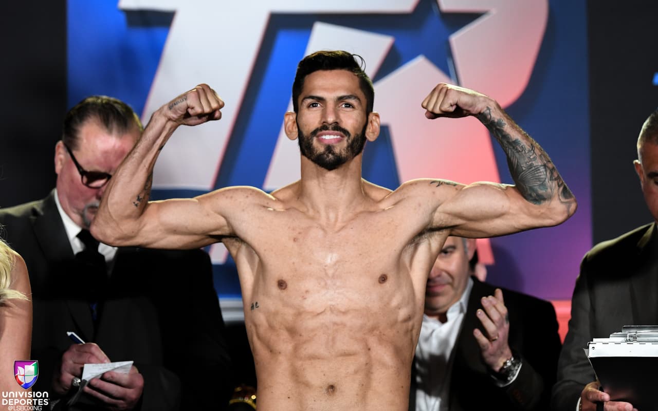 Jorge Linares y Vasyl Lomachenko pasaron la prueba en la báscula de cara a su pelea del sábado por la noche en el Madison Square Garden. Ambos pesaron 134.6 libras.
