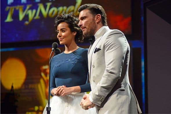 Esmeralda Pimentel y Julián Gil también fueron presentadores.
