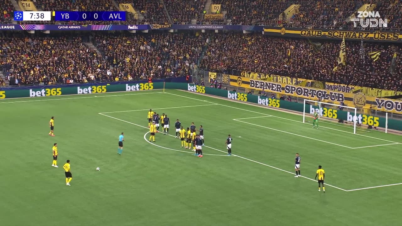 RESUMEN  |  Aston Villa golea a Young Boys en Suiza