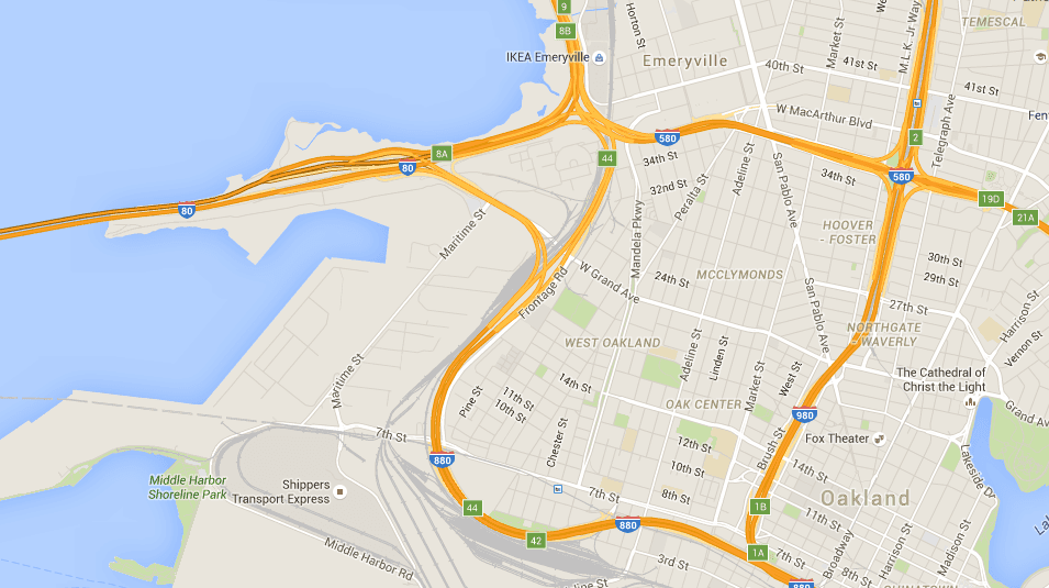 Choque de 12 vehículos en rampa de la I-880 deja a una persona atrapada 