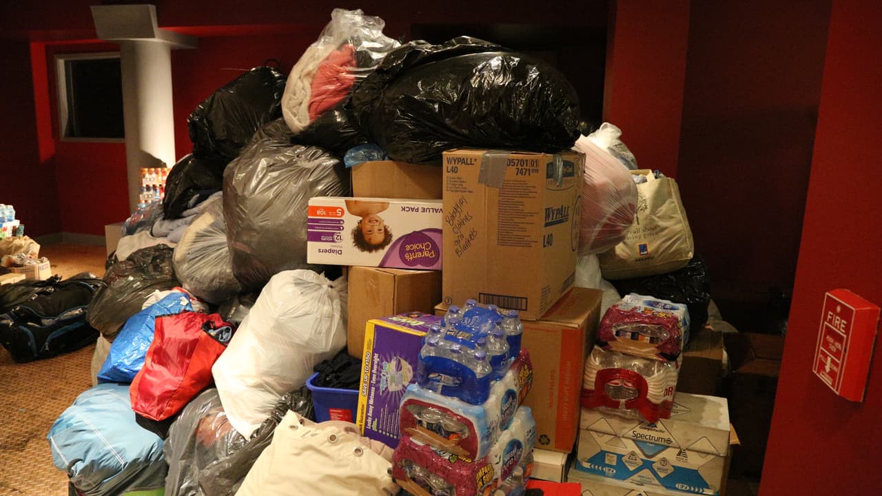 Raúl 'El Pelón', Carla Medrano y El Feo ya están en Texas y quedaron sin palabras por ver el apoyo de todos sus radioescuchas en Dallas.