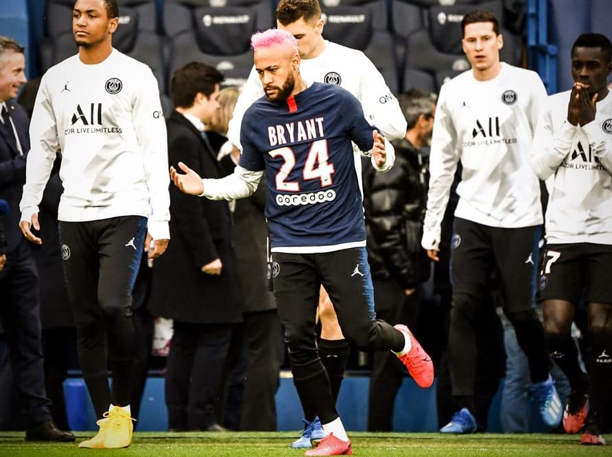 El brasileño y más futbolistas recuerdan con emotividad al astro de la duela.