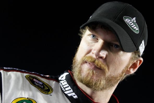 17. DALE EARNHARDT JR.- Reconocido como el piloto más popular de la NASCAR por ocho años consecutivos, este corredor de autos recibió en total cerca de $28.5 millones.